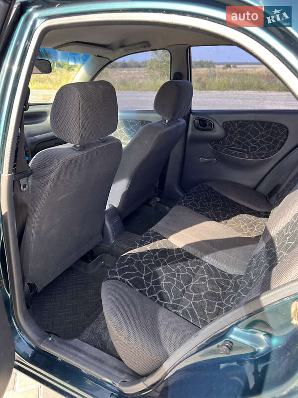 Седан Daewoo Lanos 2003 в Дубровице
