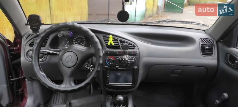 Седан Daewoo Lanos 2010 в Киеве