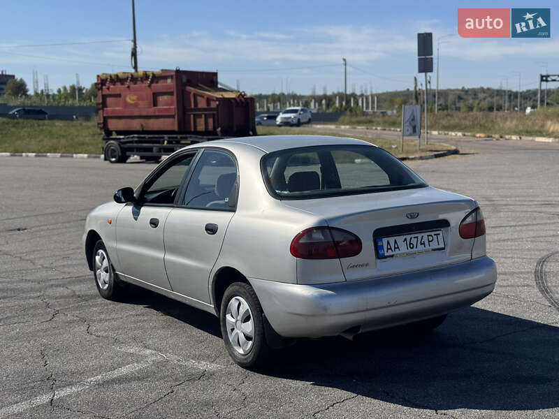 Седан Daewoo Lanos 2004 в Киеве
