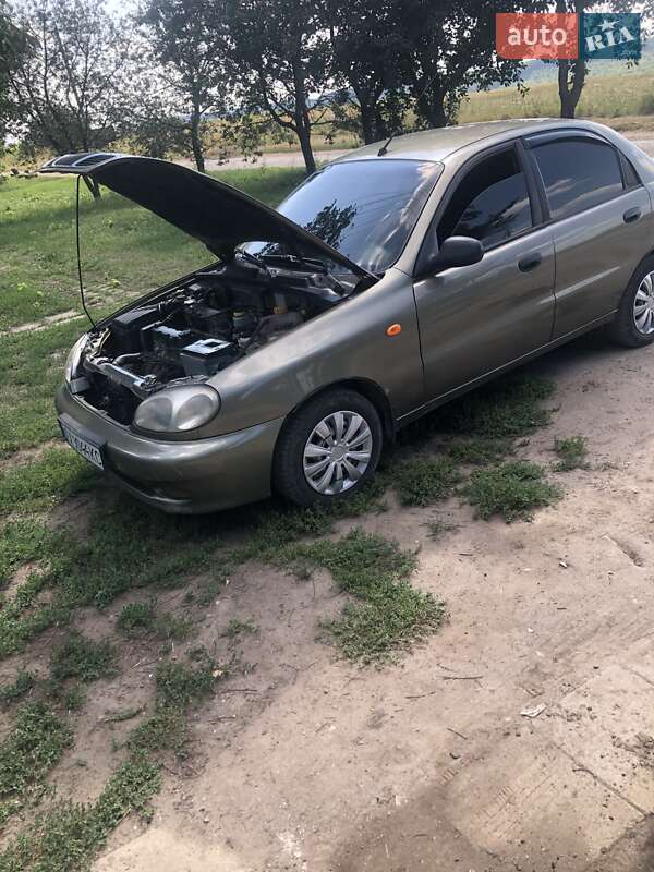 Седан Daewoo Lanos 2004 в Валках