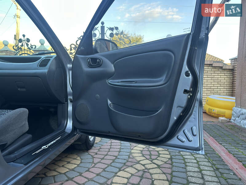 Седан Daewoo Lanos 2008 в Чернівцях
