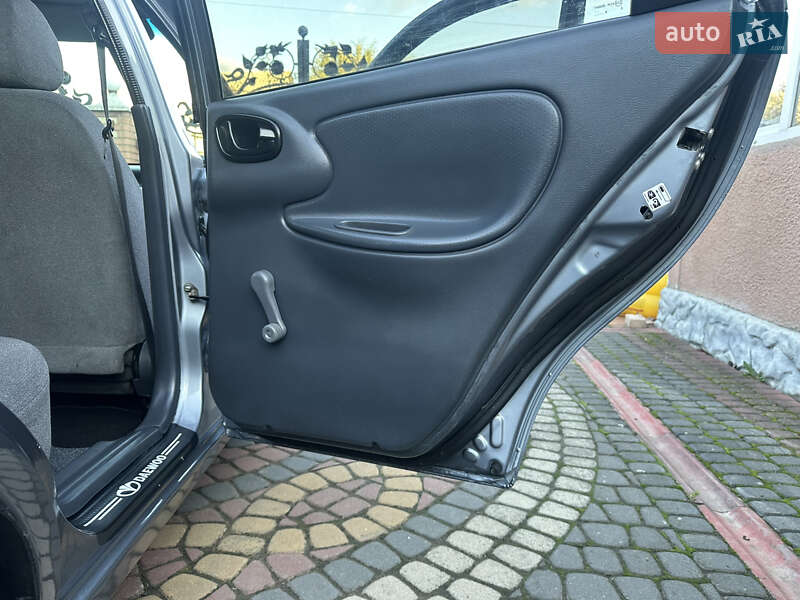 Седан Daewoo Lanos 2008 в Чернівцях