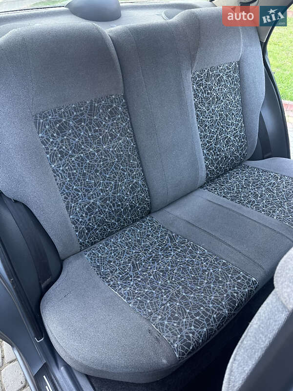 Седан Daewoo Lanos 2008 в Чернівцях