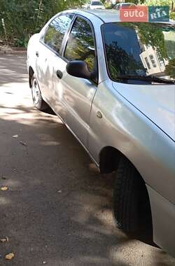 Седан Daewoo Lanos 1999 в 
