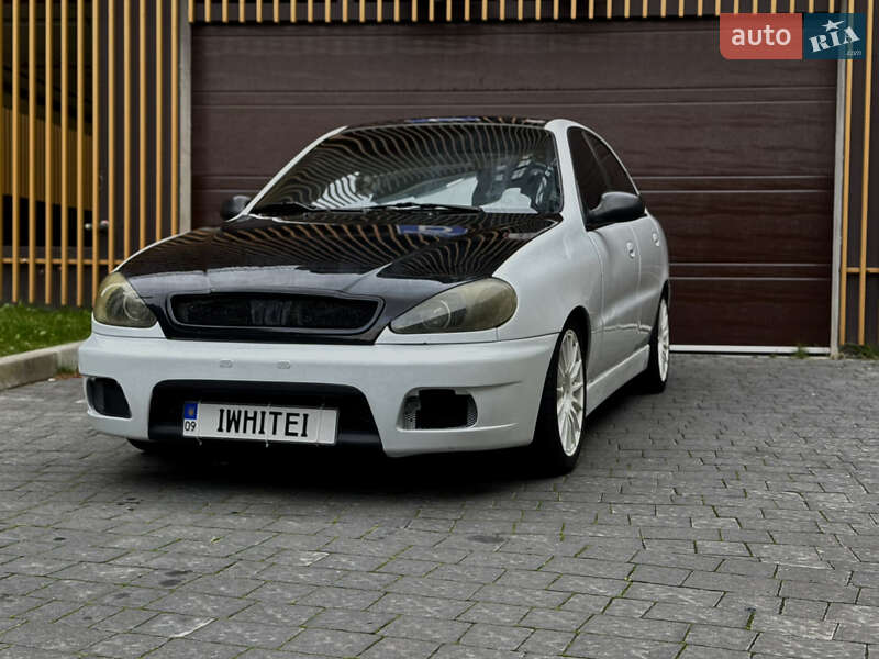 Седан Daewoo Lanos 2003 в Львові