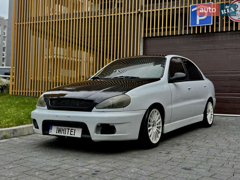 Седан Daewoo Lanos 2003 в Львові