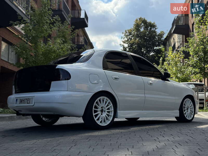 Седан Daewoo Lanos 2003 в Львові