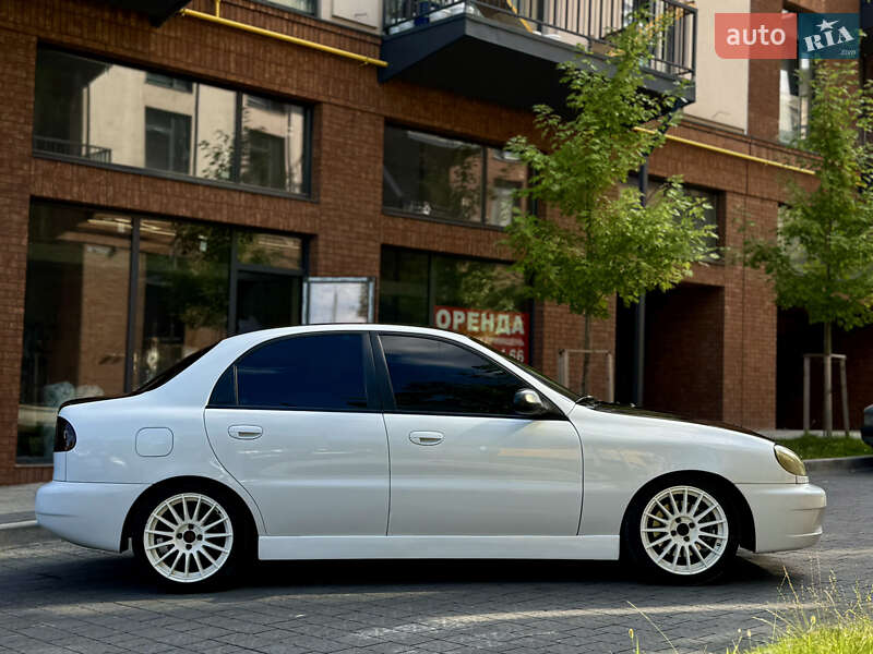 Седан Daewoo Lanos 2003 в Львові