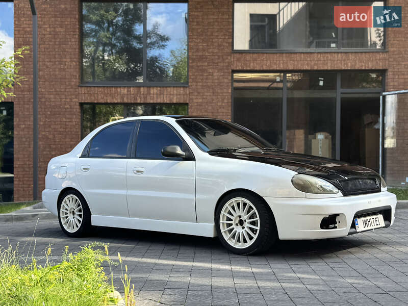 Седан Daewoo Lanos 2003 в Львові