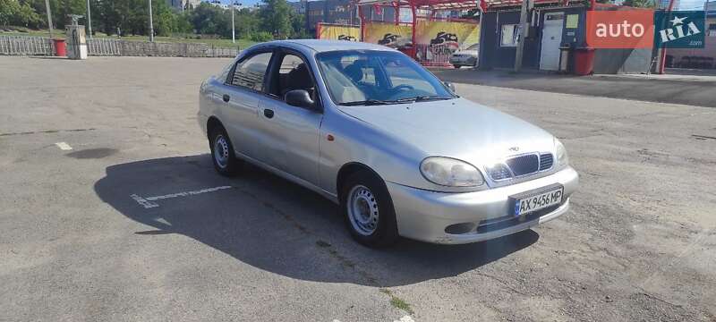 Седан Daewoo Lanos 2001 в Харькове