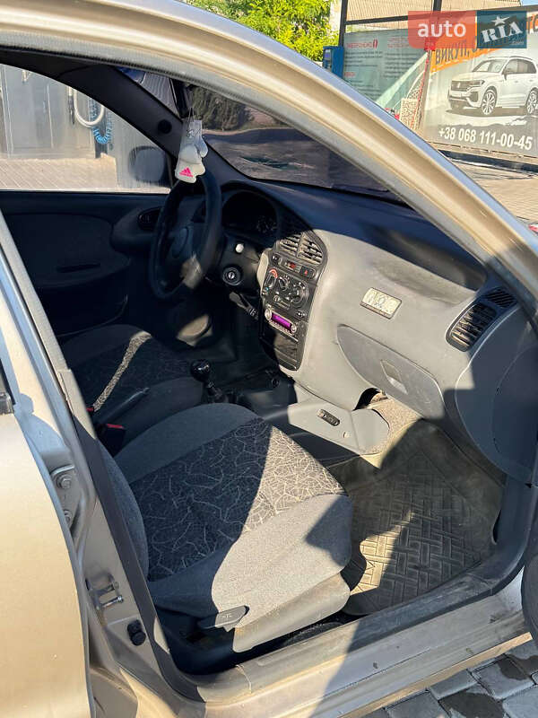 Седан Daewoo Lanos 2004 в Городище