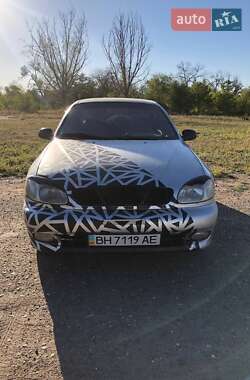 Седан Daewoo Lanos 1998 в 