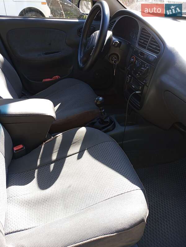 Седан Daewoo Lanos 2004 в Павлограде