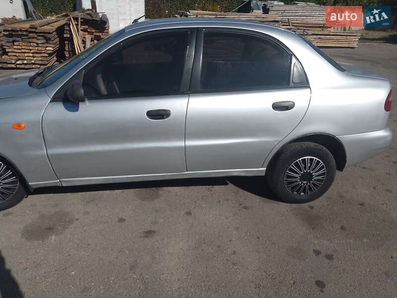 Седан Daewoo Lanos 2008 в Ровно