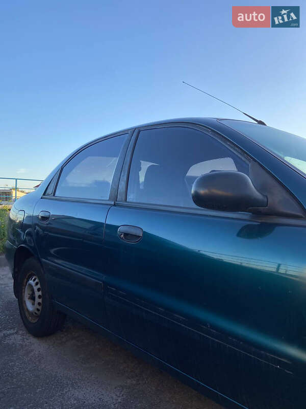 Седан Daewoo Lanos 2003 в Киеве