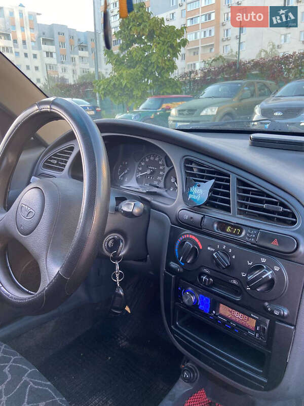 Седан Daewoo Lanos 2003 в Киеве