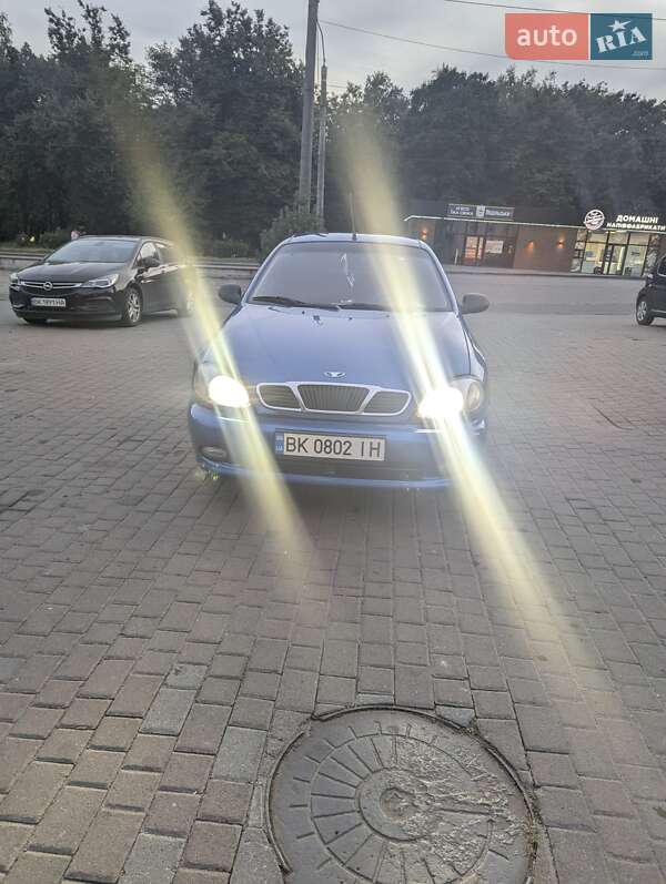 Седан Daewoo Lanos 2008 в Ровно