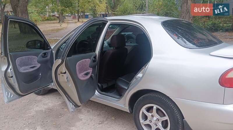 Седан Daewoo Lanos 2003 в Вольногорске