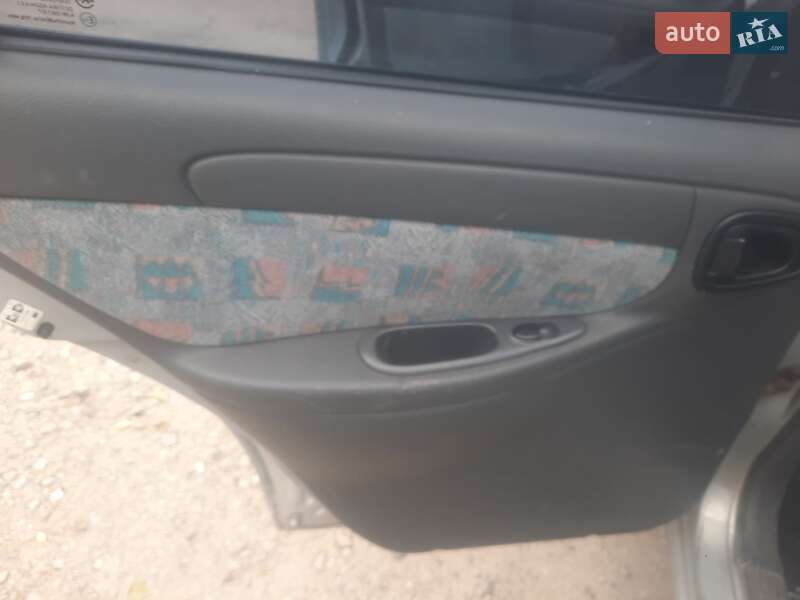 Седан Daewoo Lanos 2005 в Харькове