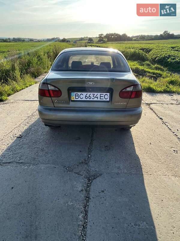 Седан Daewoo Lanos 2004 в Мостиске
