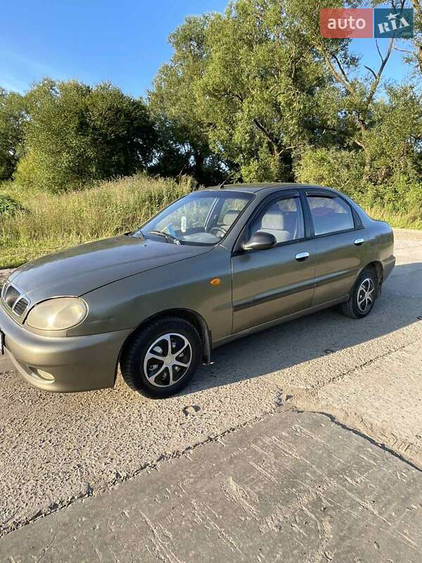 Седан Daewoo Lanos 2004 в Мостиске