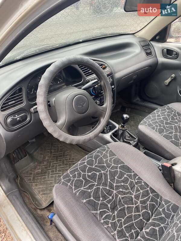 Седан Daewoo Lanos 2004 в Киеве