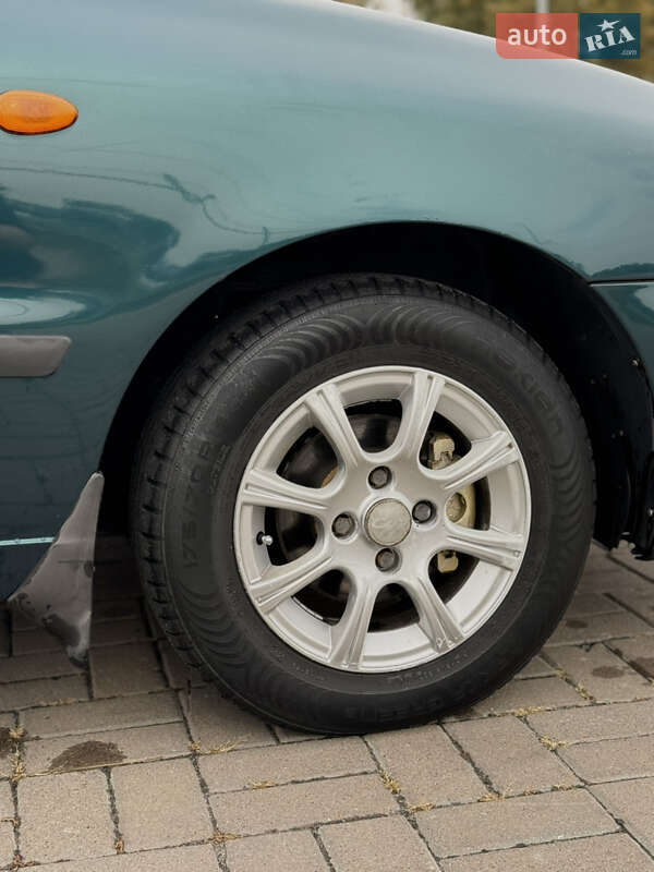 Седан Daewoo Lanos 2003 в Киеве