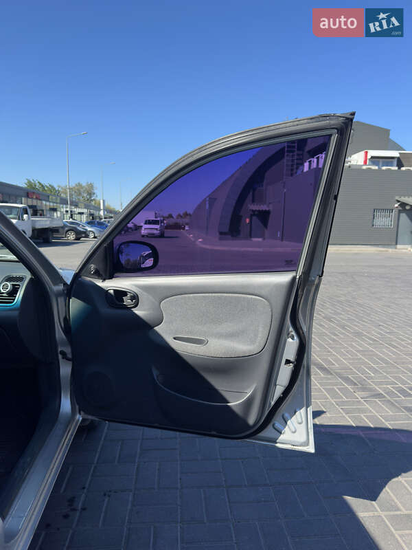 Седан Daewoo Lanos 2005 в Дніпрі