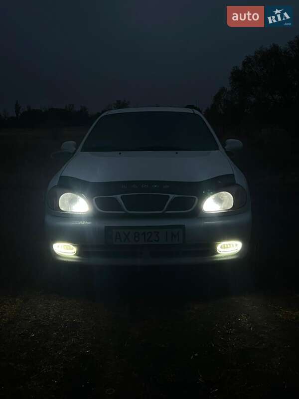 Седан Daewoo Lanos 2001 в Харькове