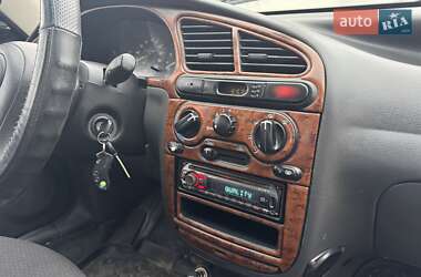 Седан Daewoo Lanos 1998 в 