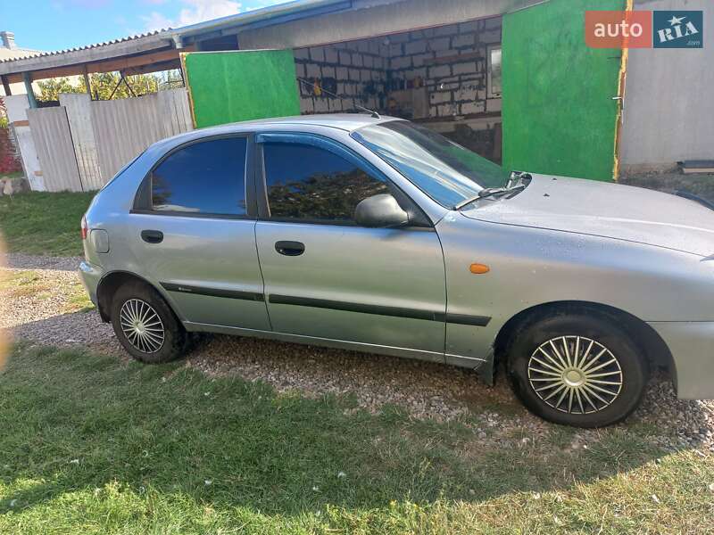 Хетчбек Daewoo Lanos 2010 в Запоріжжі