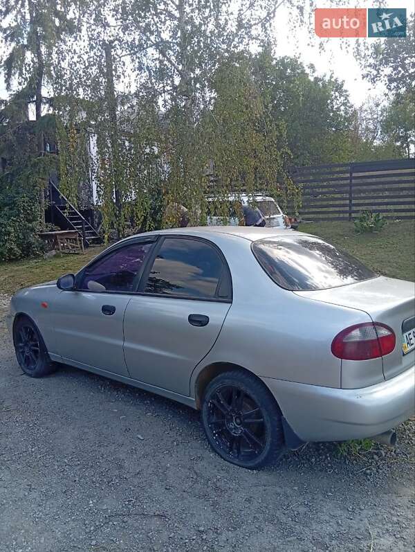 Седан Daewoo Lanos 2009 в Карнаухівці