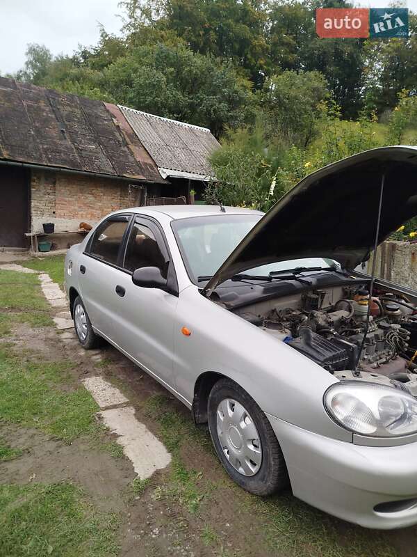 Седан Daewoo Lanos 2005 в Золочеве