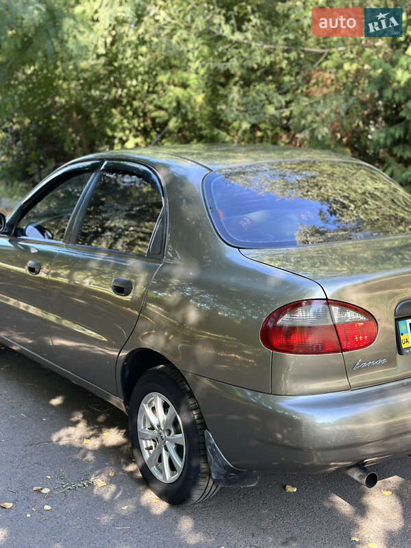 Седан Daewoo Lanos 2004 в Ровно