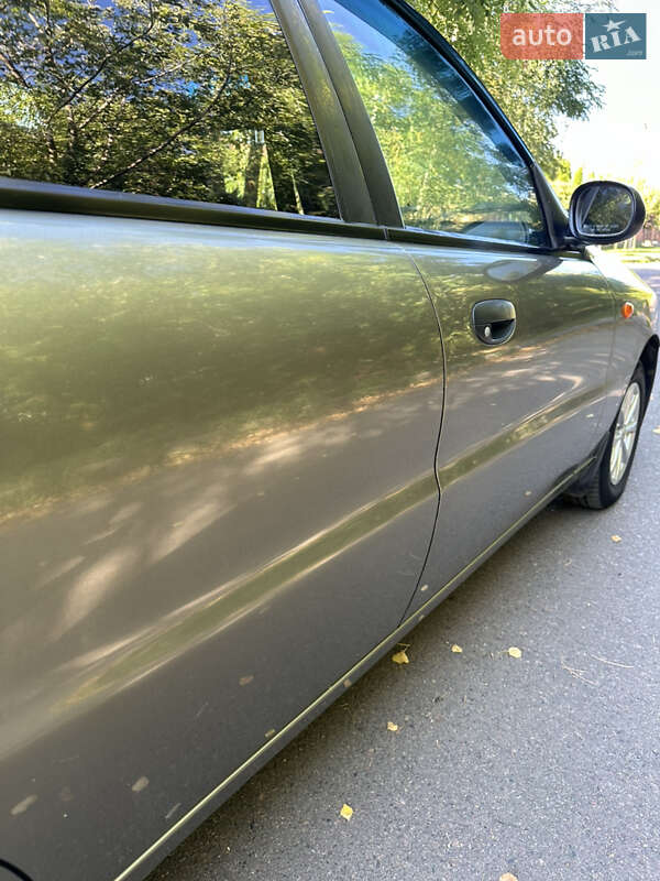 Седан Daewoo Lanos 2004 в Ровно