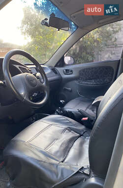 Седан Daewoo Lanos 2002 в 