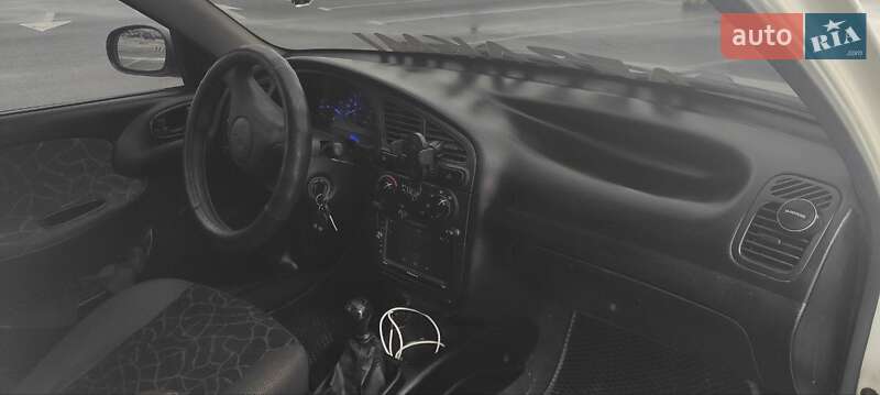 Седан Daewoo Lanos 2003 в Львове