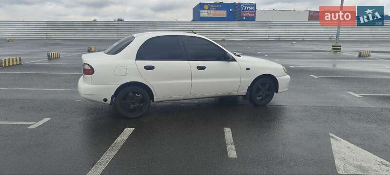 Седан Daewoo Lanos 2003 в Львове