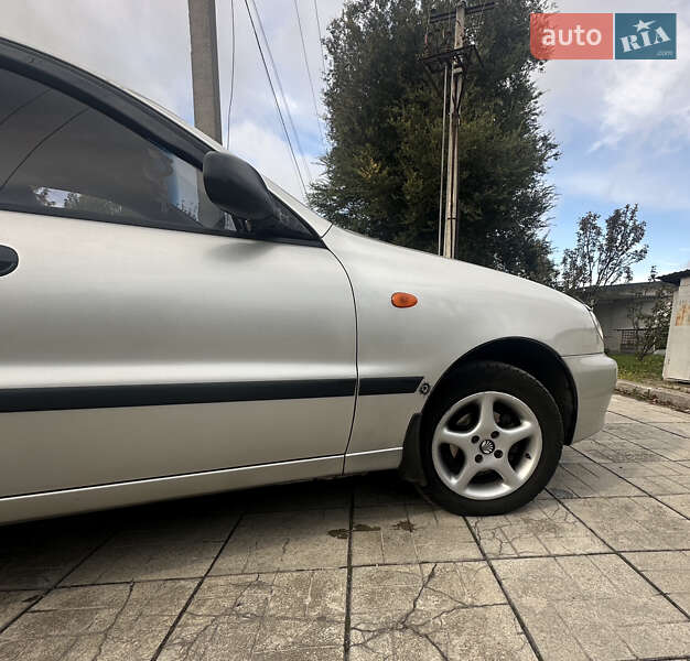 Седан Daewoo Lanos 2003 в Каменском