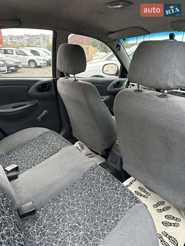 Седан Daewoo Lanos 2010 в Смеле