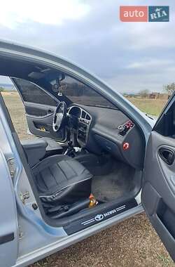 Седан Daewoo Lanos 2004 в Новій Одесі