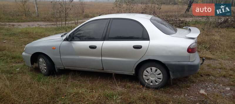 Седан Daewoo Lanos 2001 в Коростене