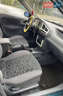 Седан Daewoo Lanos 2003 в 