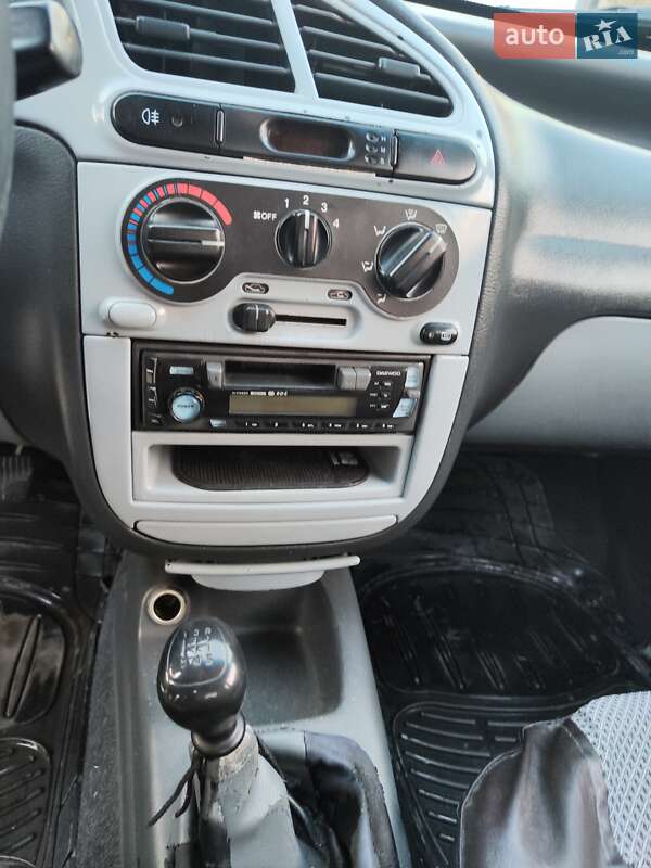 Седан Daewoo Lanos 2003 в Львове