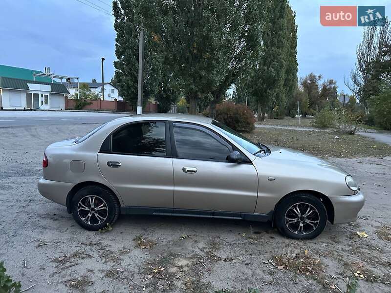 Седан Daewoo Lanos 2004 в Горишних Плавнях