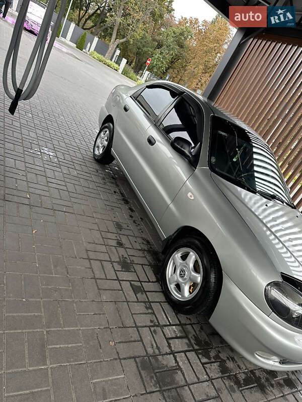 Седан Daewoo Lanos 2003 в Києві