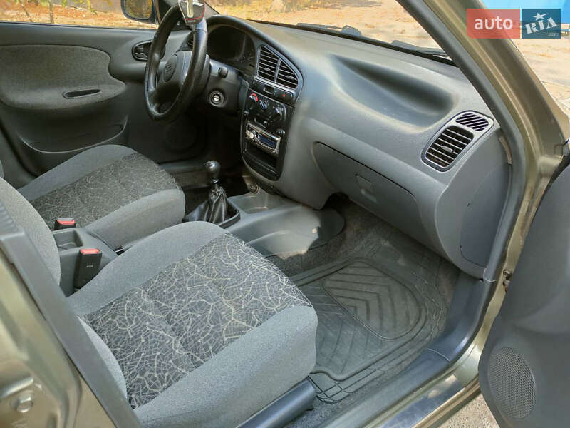 Седан Daewoo Lanos 2006 в Запоріжжі