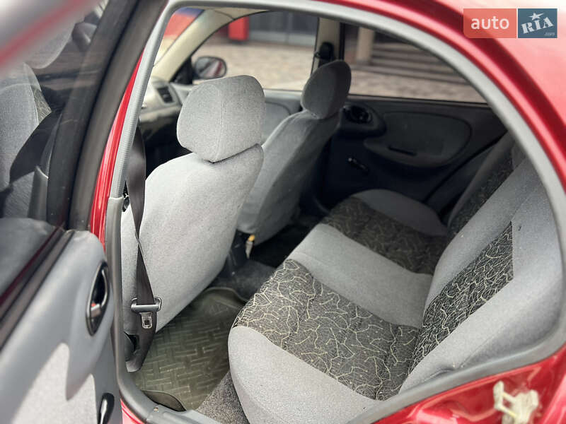 Седан Daewoo Lanos 2006 в Тячеві