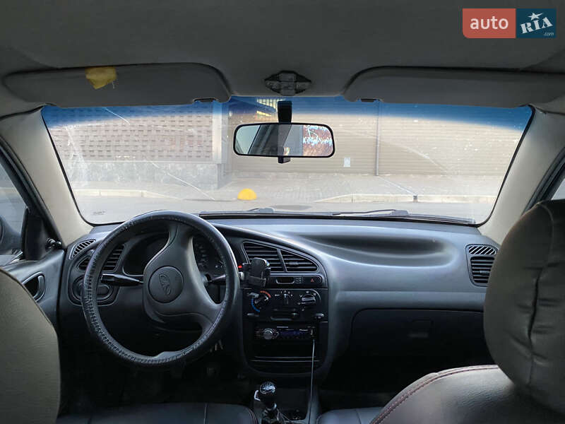 Седан Daewoo Lanos 2004 в Днепре