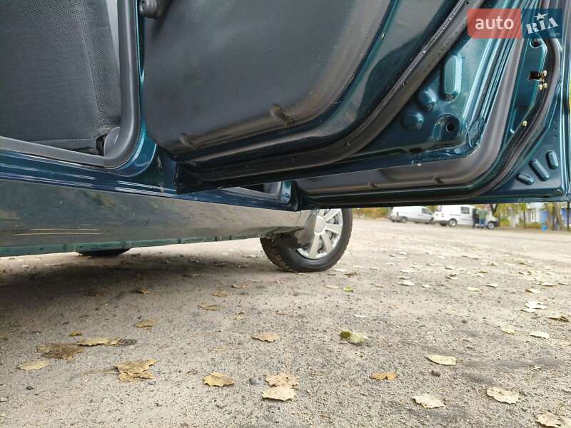 Седан Daewoo Lanos 2003 в Запоріжжі
